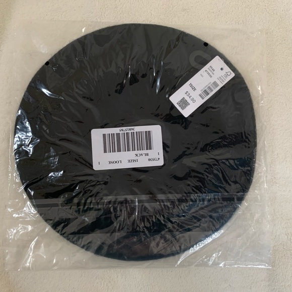 *NEW* Reitmans Wool Beret - Picture 3 of 5